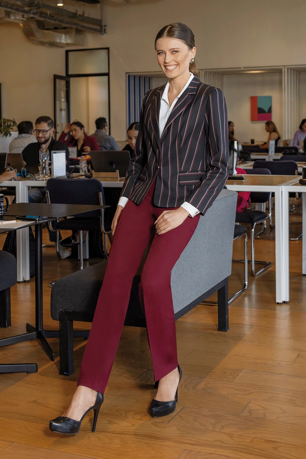 Uniforme corporativo 202511